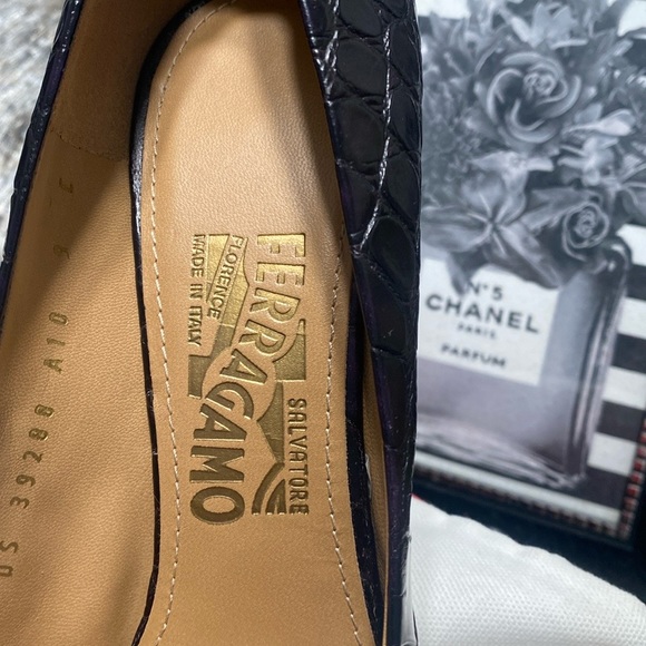 🔥🔥SALVATORE FERRAGAMO HEELS 💃🏻 LIKE NEW 💃🏻🔥🔥❤️💃🏻 - Picture 1 of 9